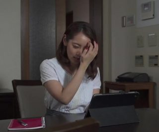 Vợ bị sếp quấy rối tình dục