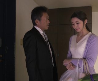 Phục vụ sếp của chồng